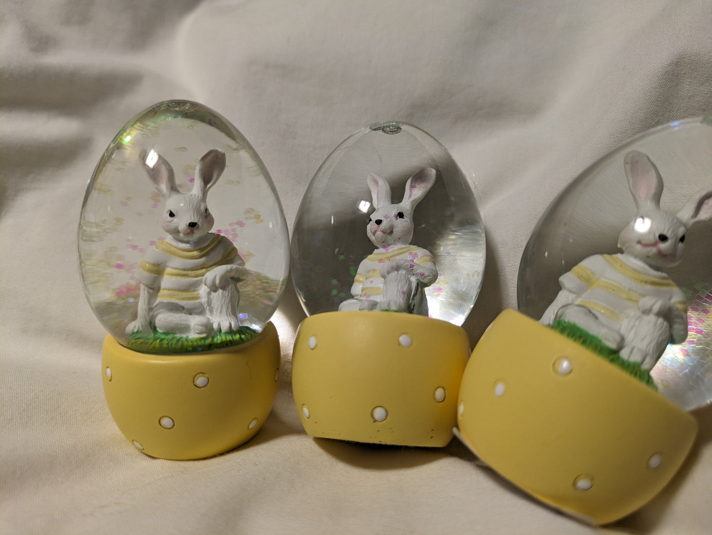 Easter snow dome yellow