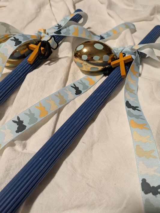 Egg hanging with cross hanging