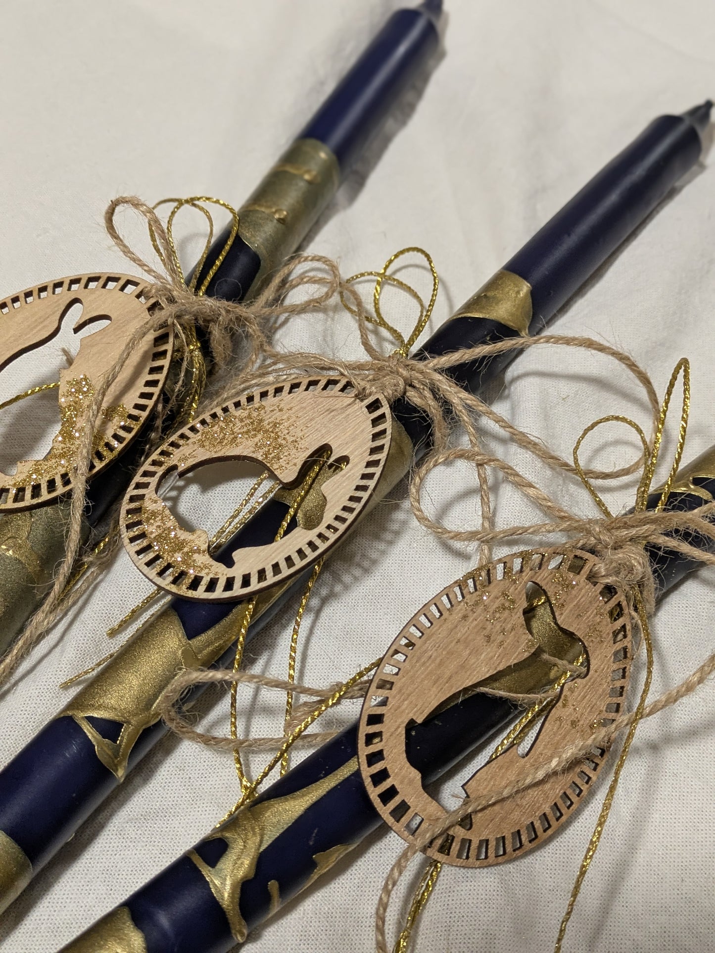 Bunny silhouette navy gold drip