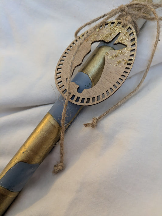 Bunny silhouette light blue/gold and white drip